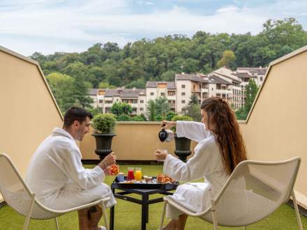 Petit-déjeuner terrasse Hôtel Lyon Métropole Spa